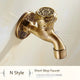 Robinet Mural Vintage en Bronze à Motifs Floraux