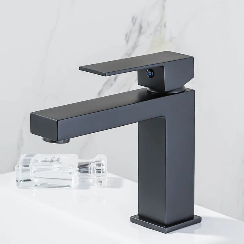All-copper luxury minimalist square black basin faucet with hot and cold water, under-counter basin with bright gold faucet