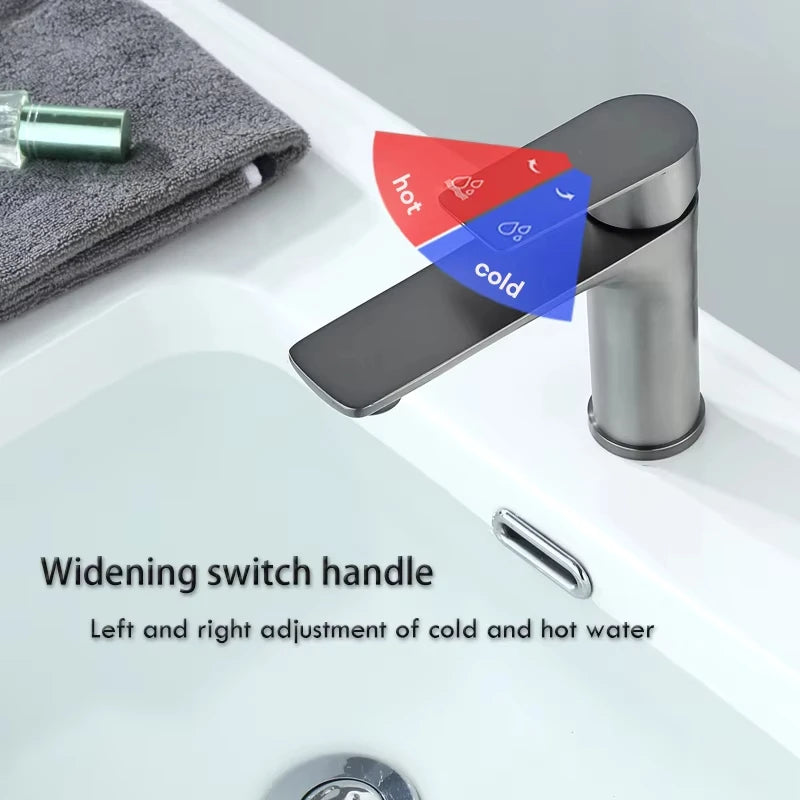 Robinet de Lavabo Design Plat en Acier Brossé