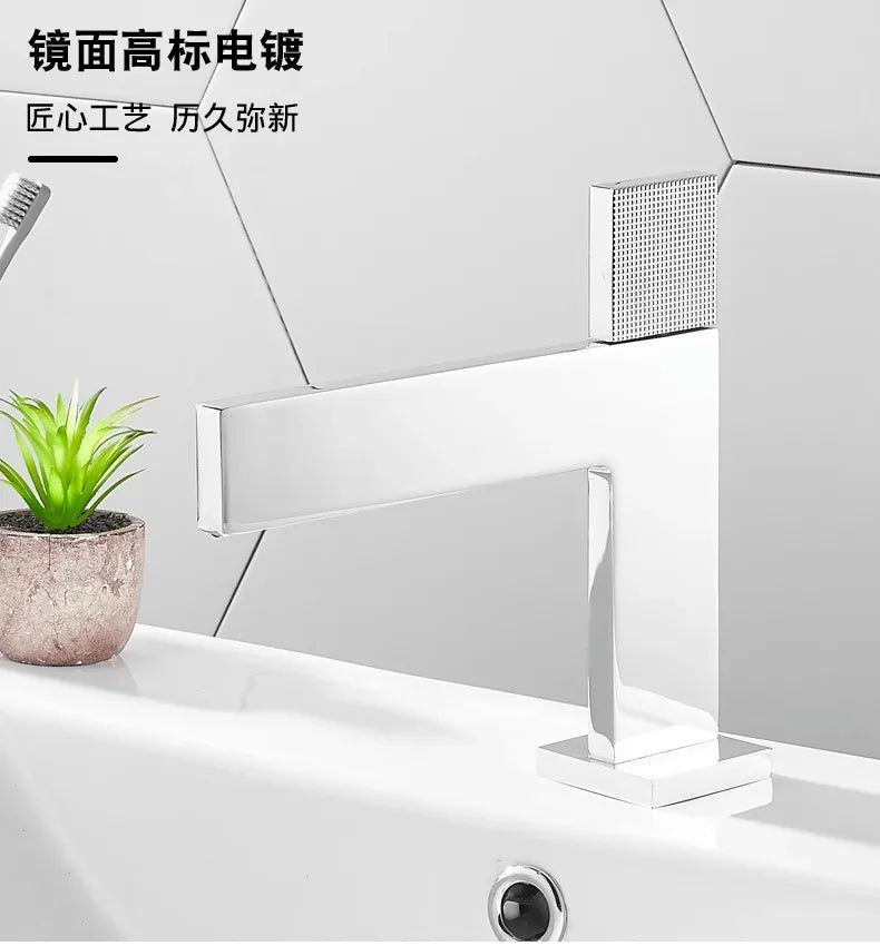 Mitigeur de Lavabo Carré en Chrome Poli Miroir